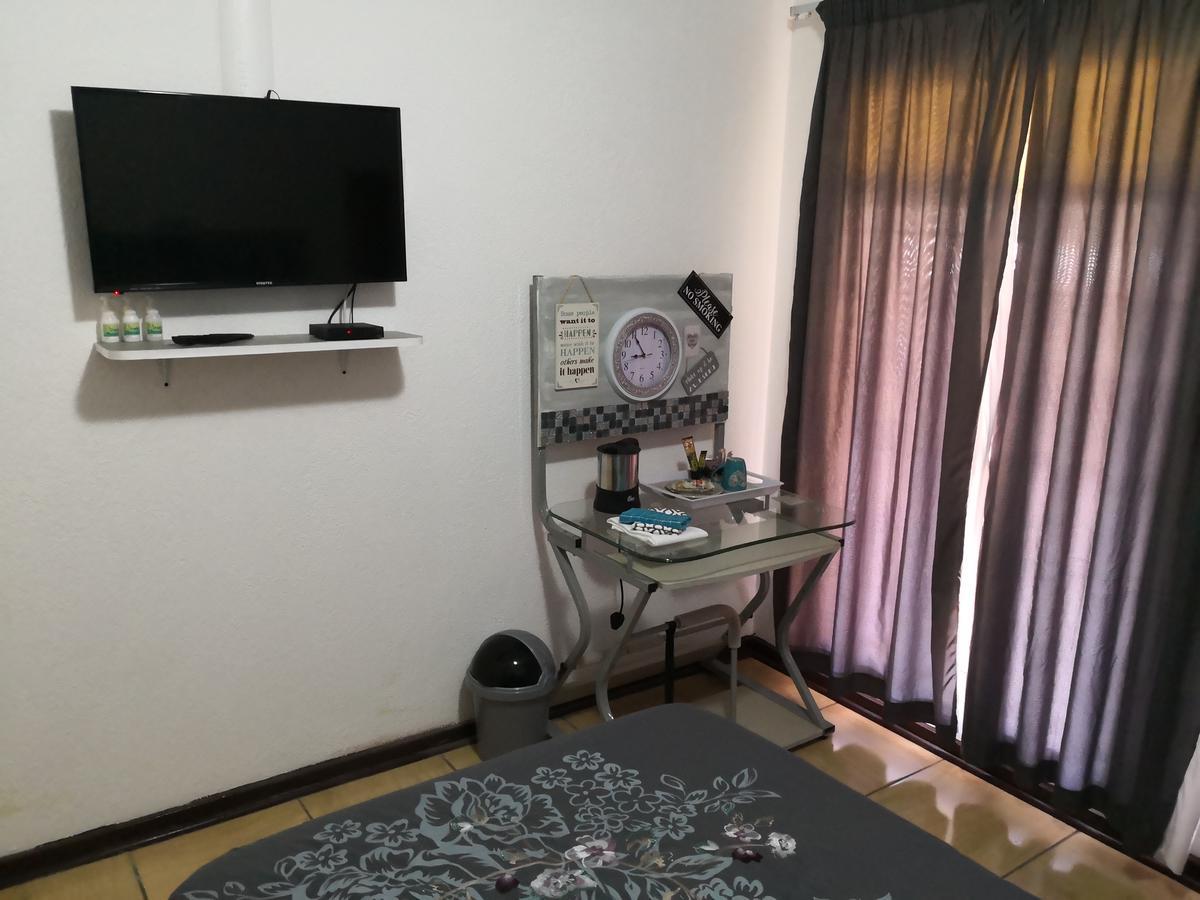 Doedoe Plekkie Apartment Rustenburg Exterior photo